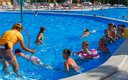 Детская анимация в открытом бассейне