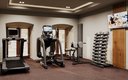 apart-otel-okno-ob-otele-trenazhernyj-zal