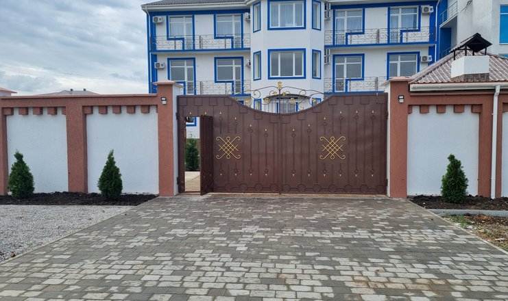 чудесная дача 2 россия николаевка крым. 525dc75d2a09913f64a70ac84c1dbb89. чудесная дача 2 россия николаевка крым фото. чудесная дача 2 россия николаевка крым-525dc75d2a09913f64a70ac84c1dbb89. картинка чудесная дача 2 россия николаевка крым. картинка 525dc75d2a09913f64a70ac84c1dbb89. Мини-гостиница «Чудесная дача» находится в курортном поселке Николаевка, расположившимся на западном побережье Крыма между Севастополем и Евпаторией. В поселке хорошо развита инфраструктура —работают кафе, столовые, продуктовые магазин, аптеки. Дорога до аэропорта Симферополя занимает около получаса.