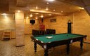 Игровая комната с бильярдным столом
