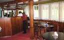 Бар на средней палубе
