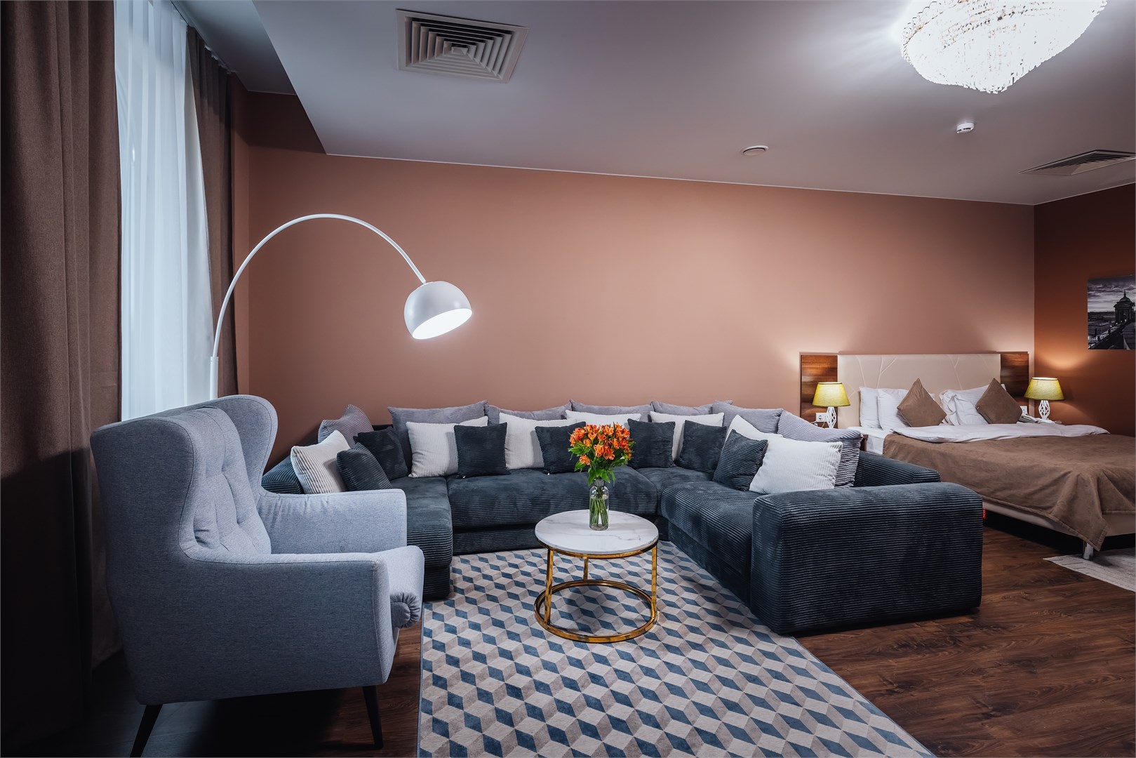 Люкс 2-местный (видовой с балконом)