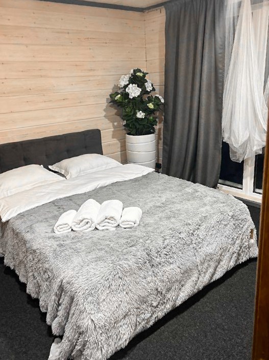 Барн 8-местный 6-комнатный (№2)