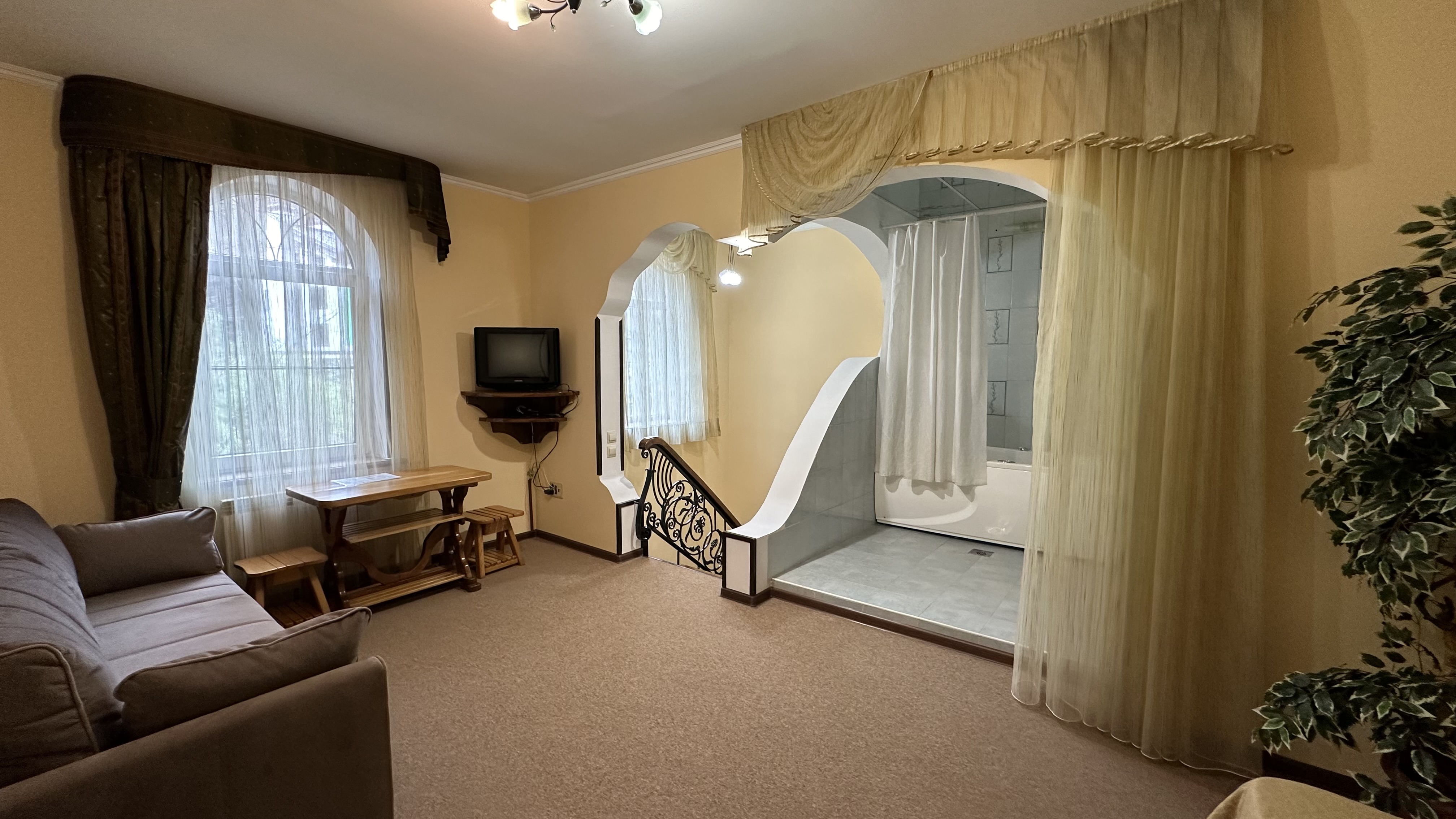 Апартаменты 4-местный 2-уровневый (с камином)