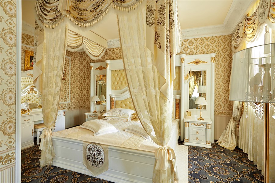 2-м Luxury King Suite