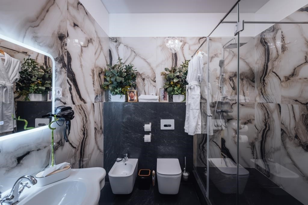 Люкс 4-местный 6-комнатный Президентский (вид на Казанский собор)