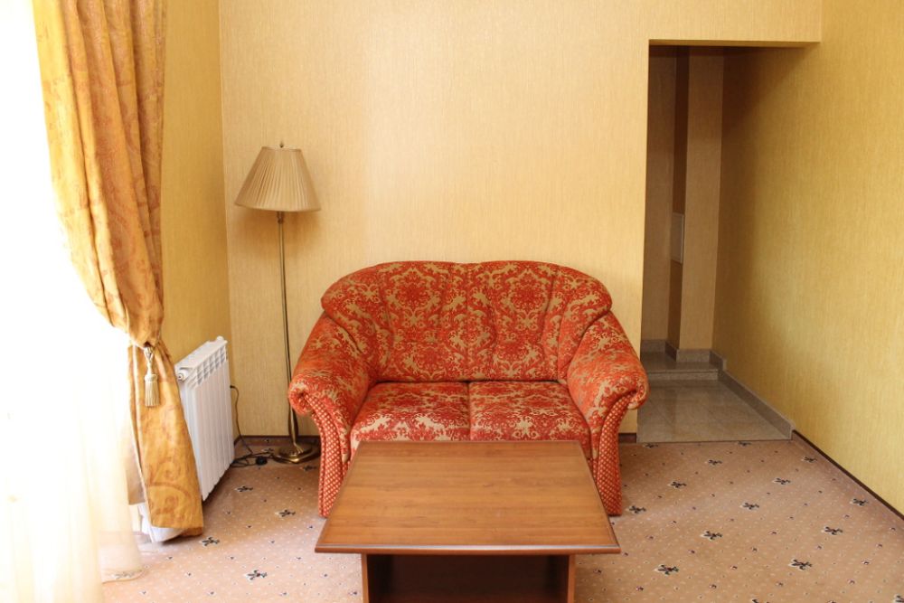 Делюкс 3-местный 2-комнатный (вид на море)