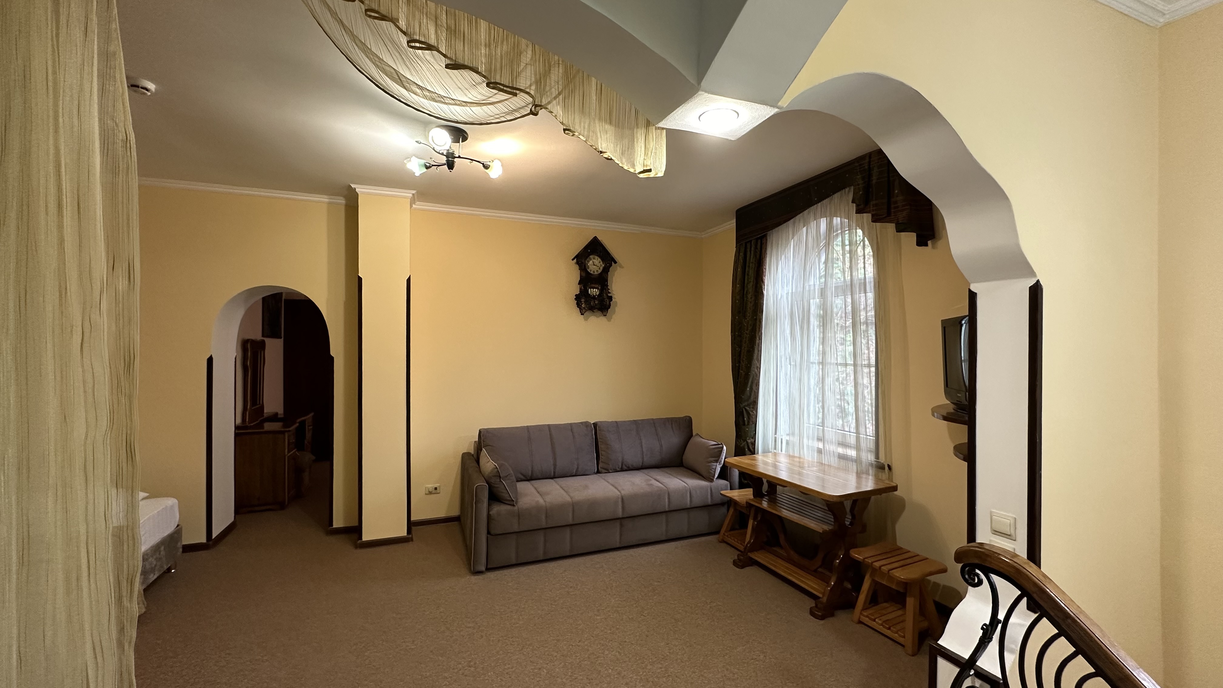 Апартаменты 4-местный 2-уровневый (с камином)