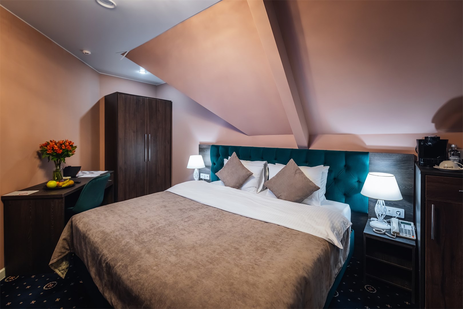 Стандартный 2-местный (мансарда)