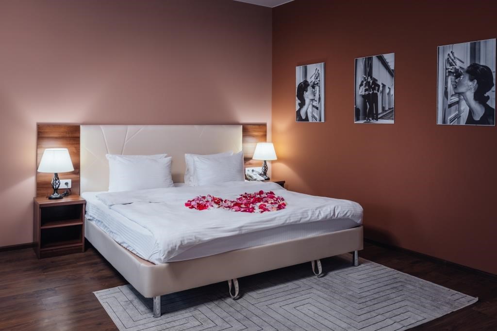 Люкс 2-местный (видовой с балконом)