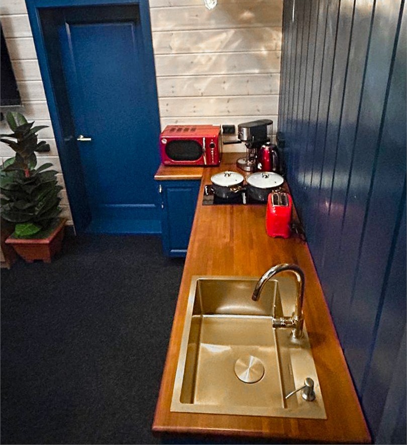 Барн 8-местный 6-комнатный (№2)