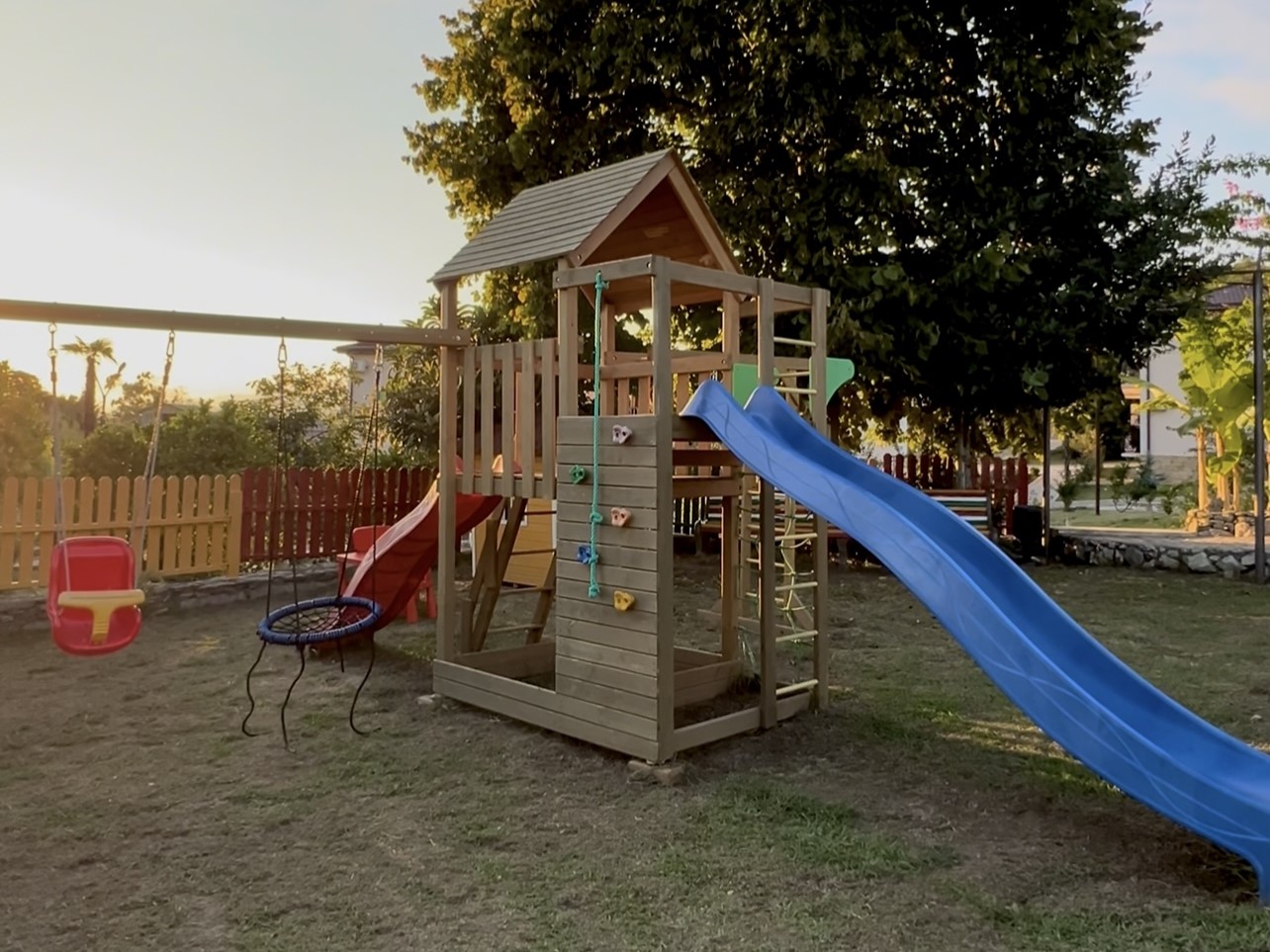 Детская площадка