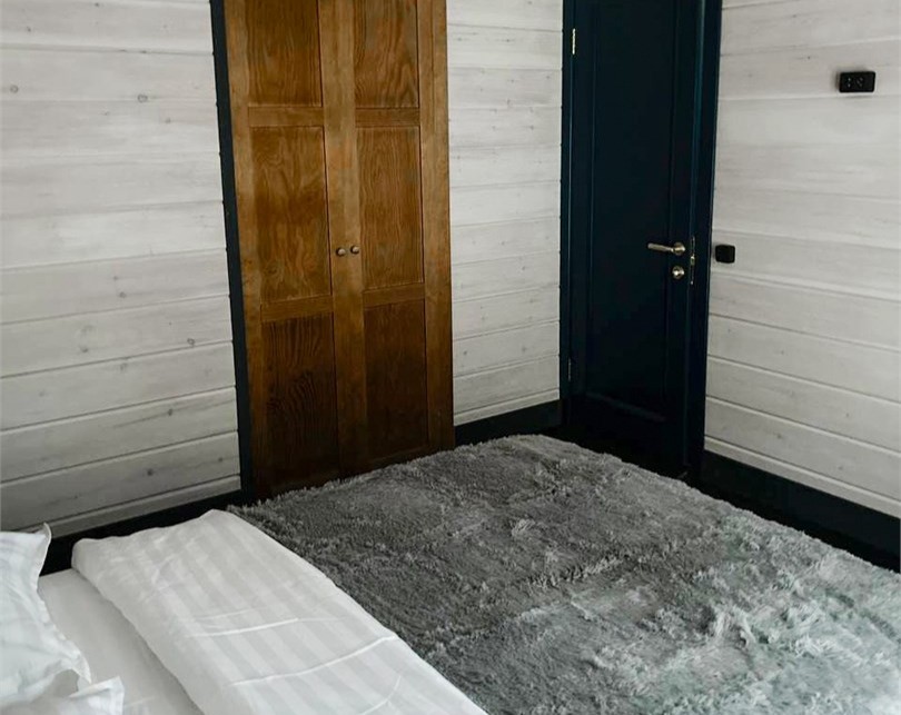 Барн 8-местный 6-комнатный (№2)