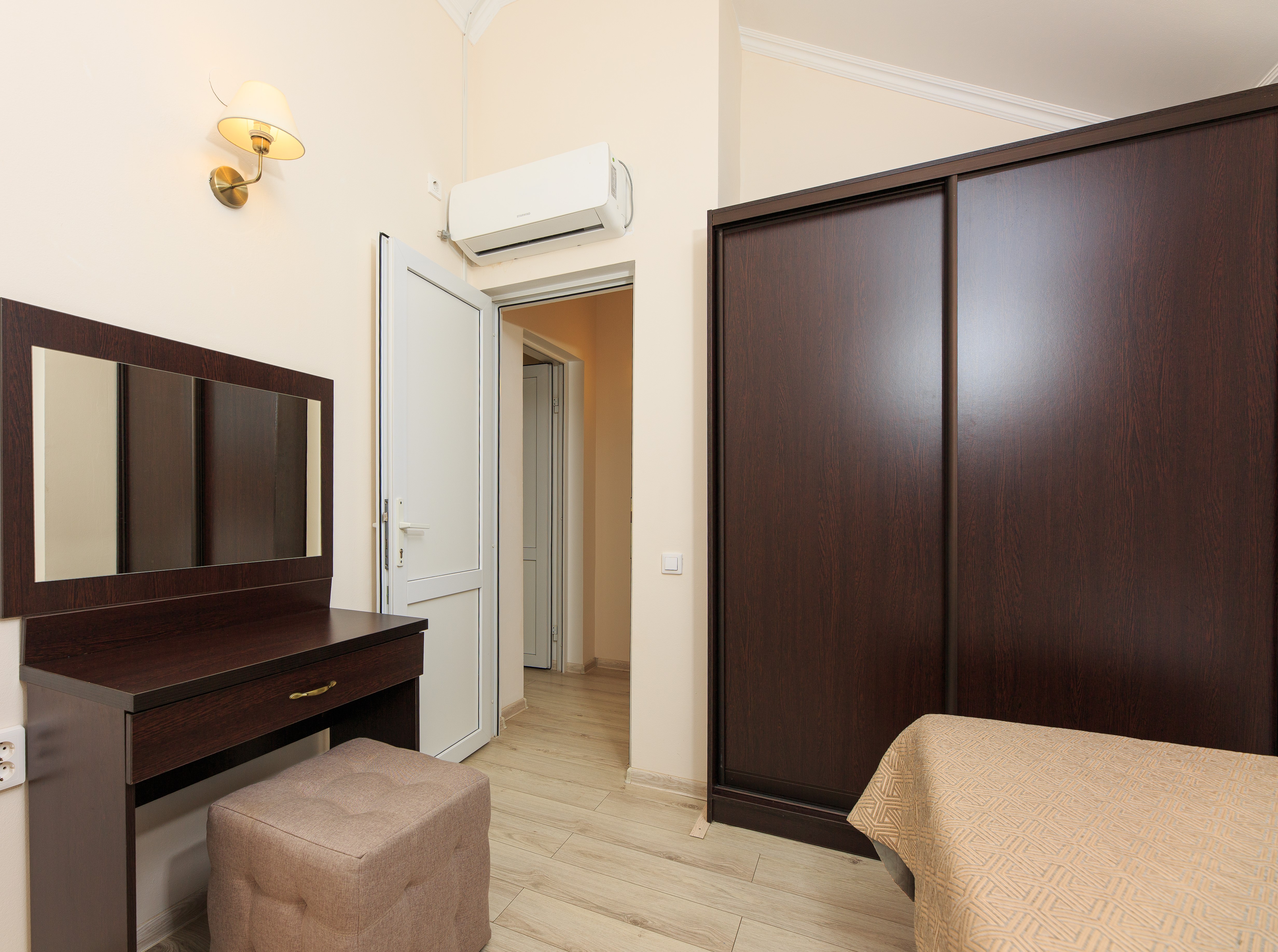 Апартаменты 4-местный 3-комнатный 2-уровневый