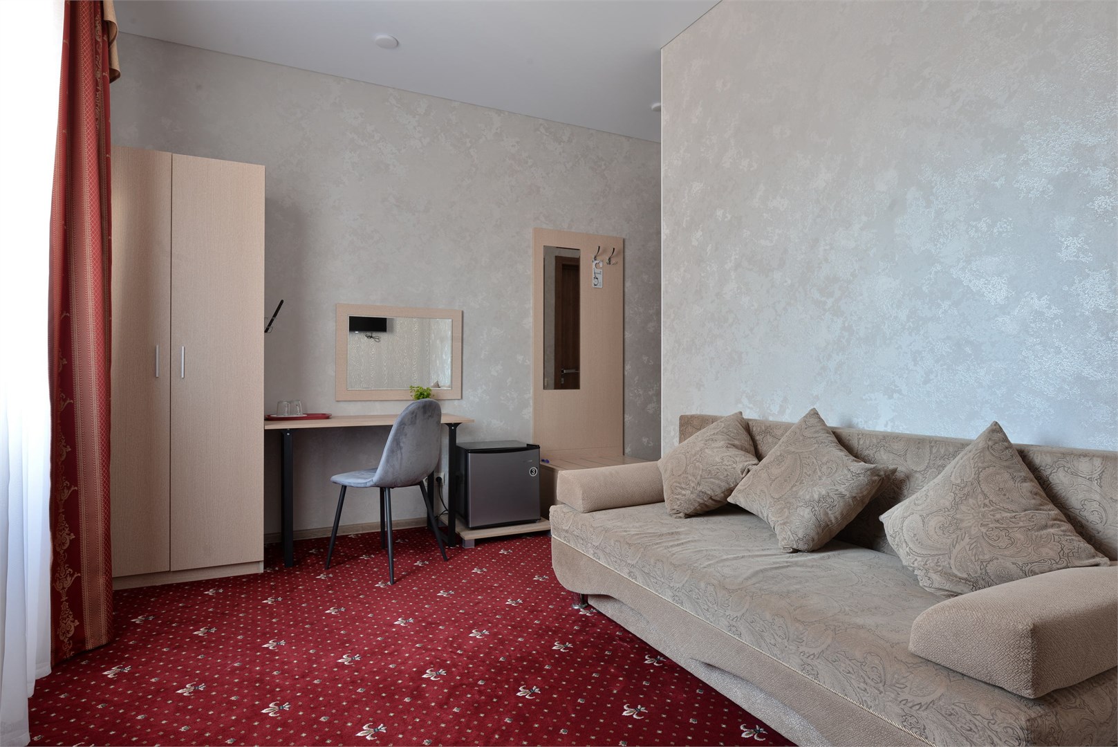 Люкс 4-местный 2-комнатный