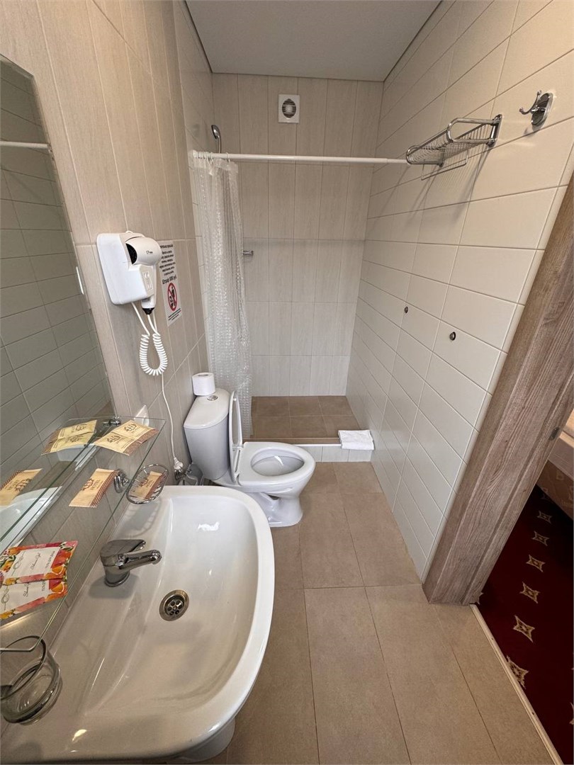 Стандартный 4-местный (с балконом, до 5 гостей)