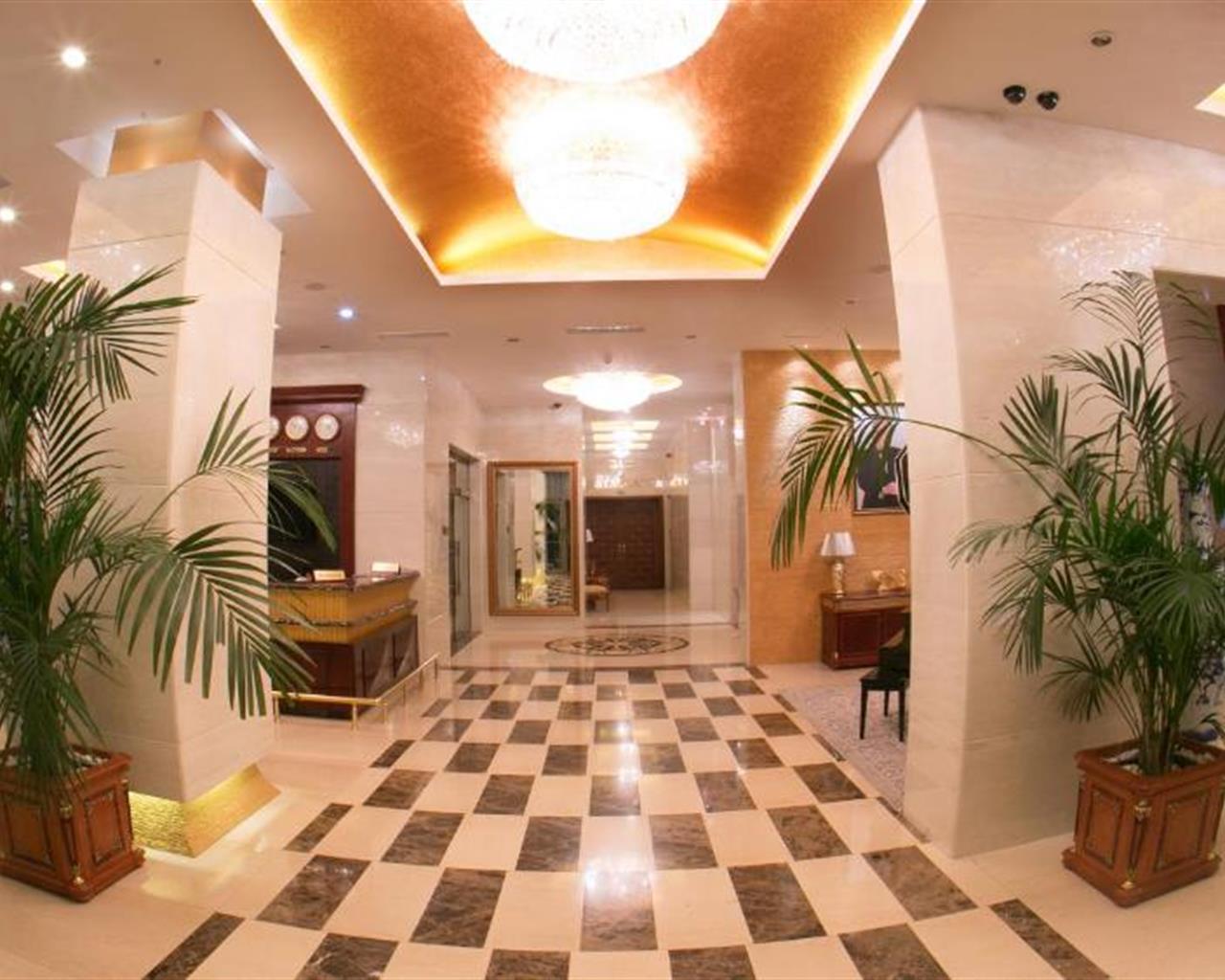 Golden Coast Hotel