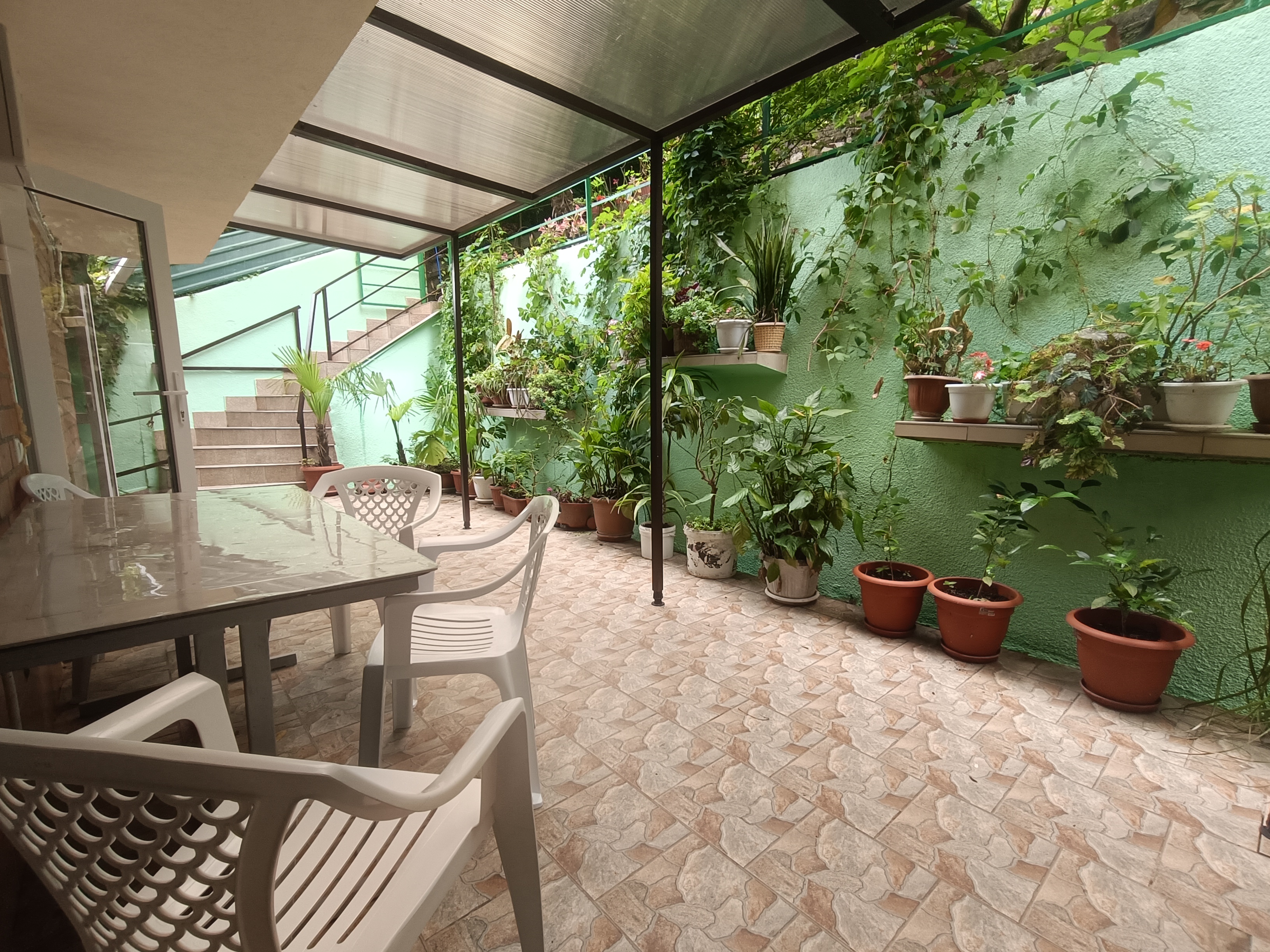 Номер 4-местный 2-комнатный (с террасой)