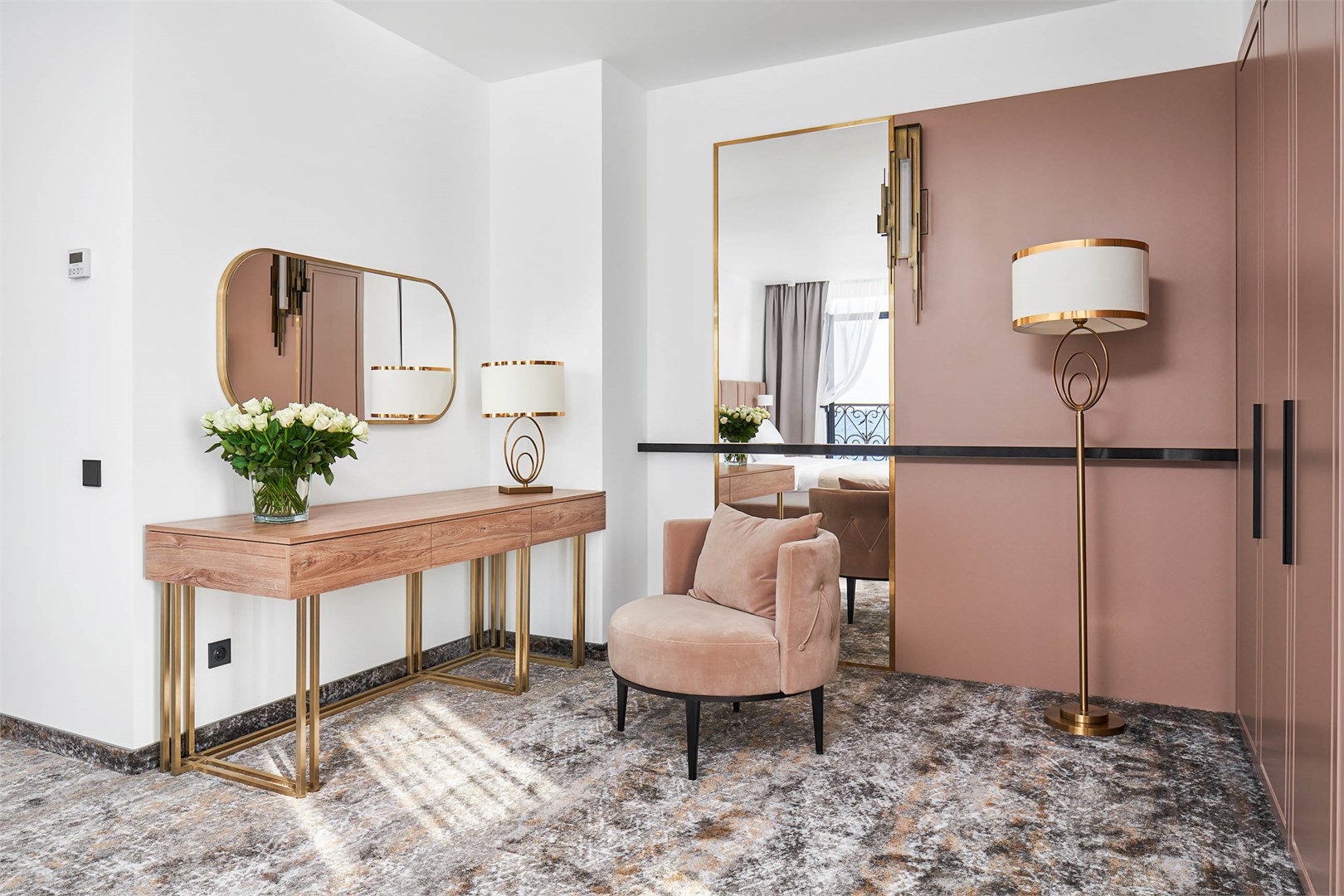 Люкс 2-местный 2-комнатный (с панорамой)