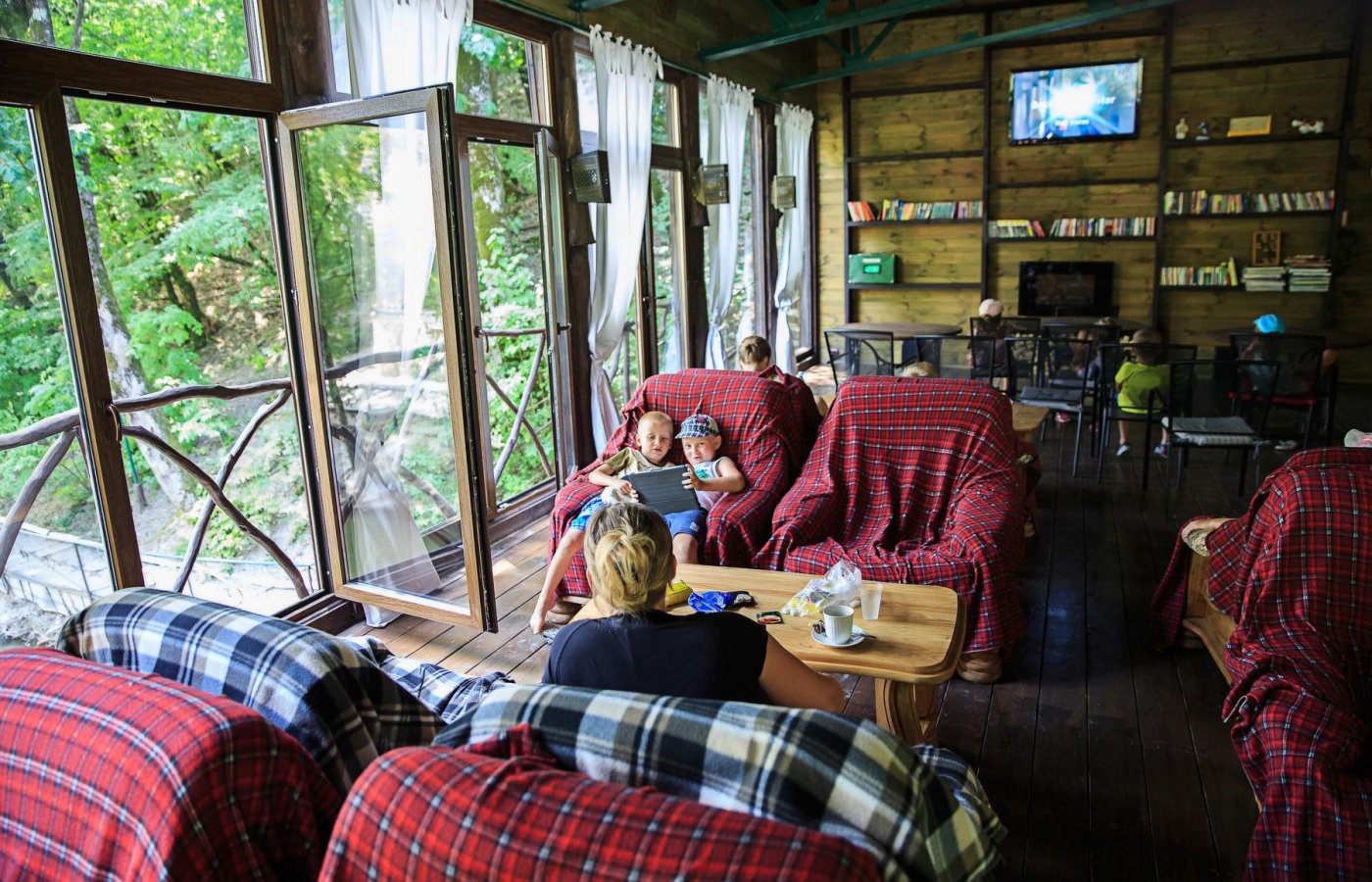 Гостиная у ручья