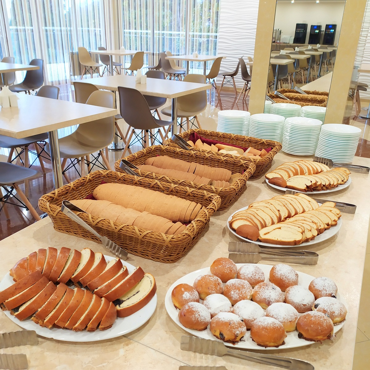 Сервировка шведского стола