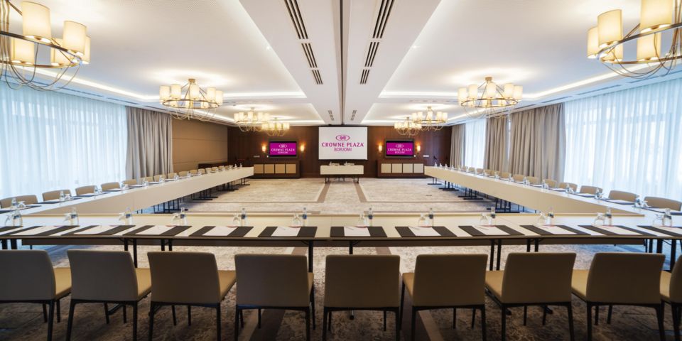 Crowne Plaza Borjomi