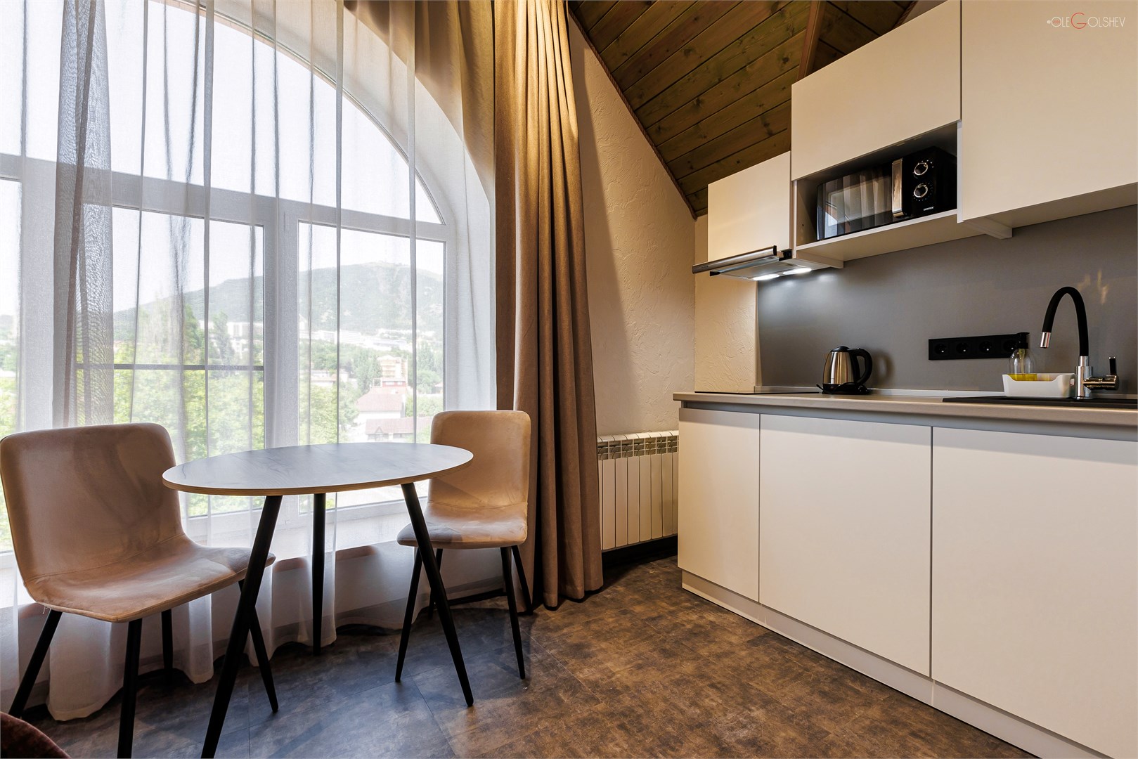 Делюкс 2-местный 1-комнатный (с видом на гору Машук)