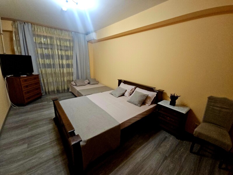 Апартаменты Полулюкс 8-местный 3-комнатный (2 спальни + кухня-гостиная)