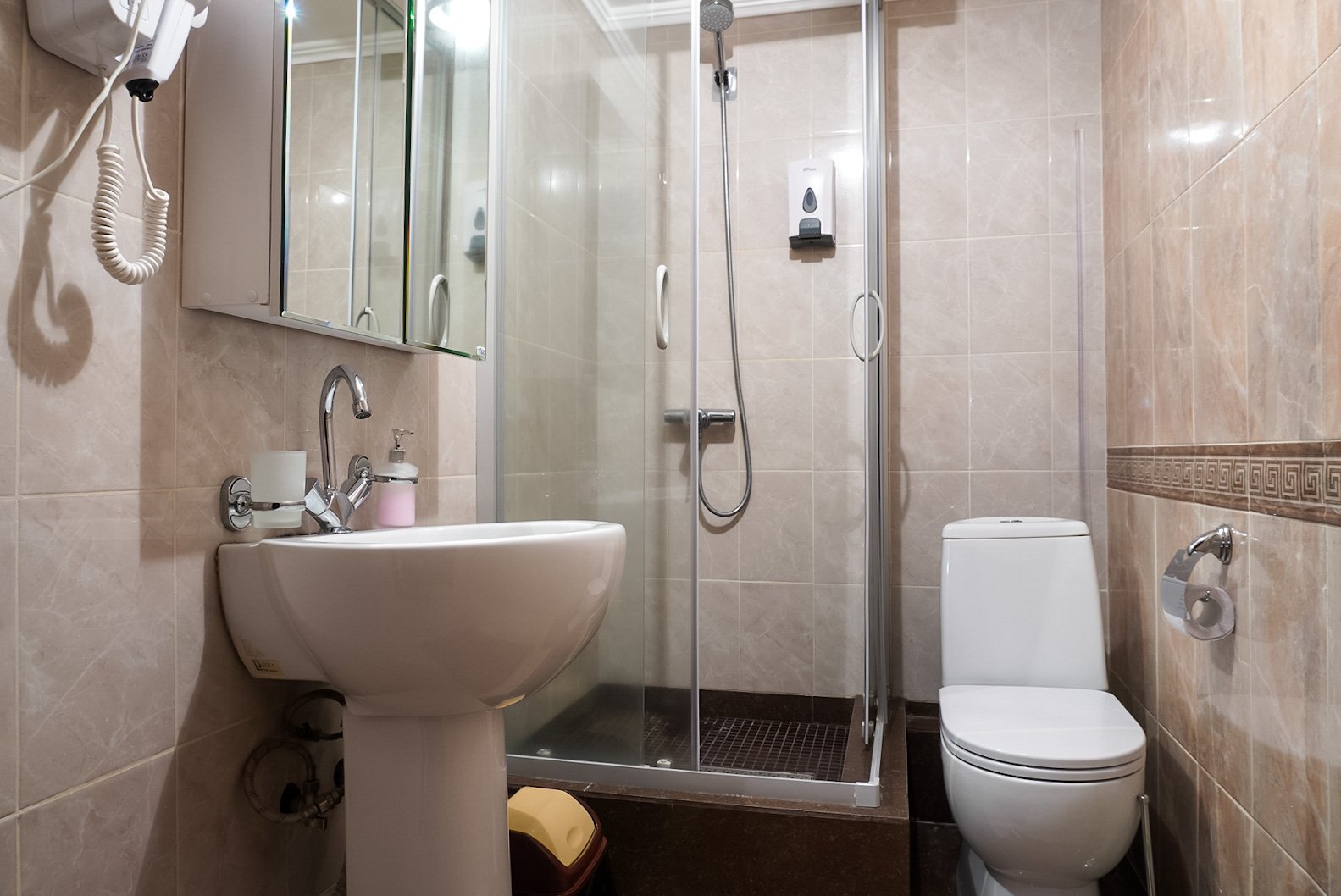 Стандартный 2-местный 1-комнатный TWIN (цокольный этаж)