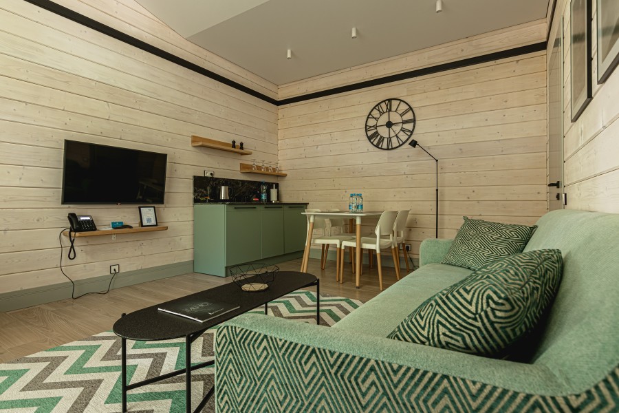 Люкс 4-местный 3-комнатный(апартаменты, 4*)