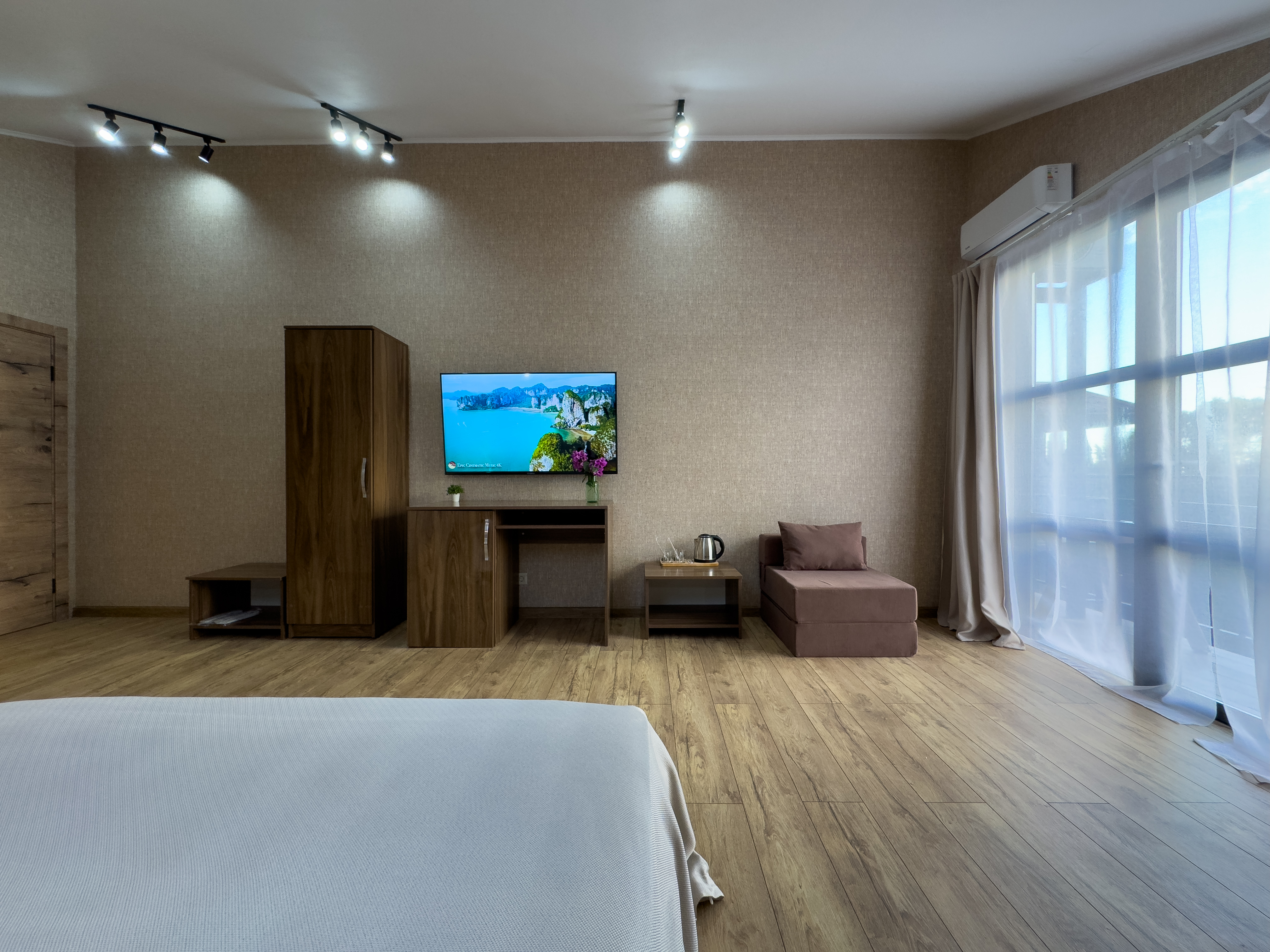 Супериор Плюс 3-местный 1-комнатный (с балконом)