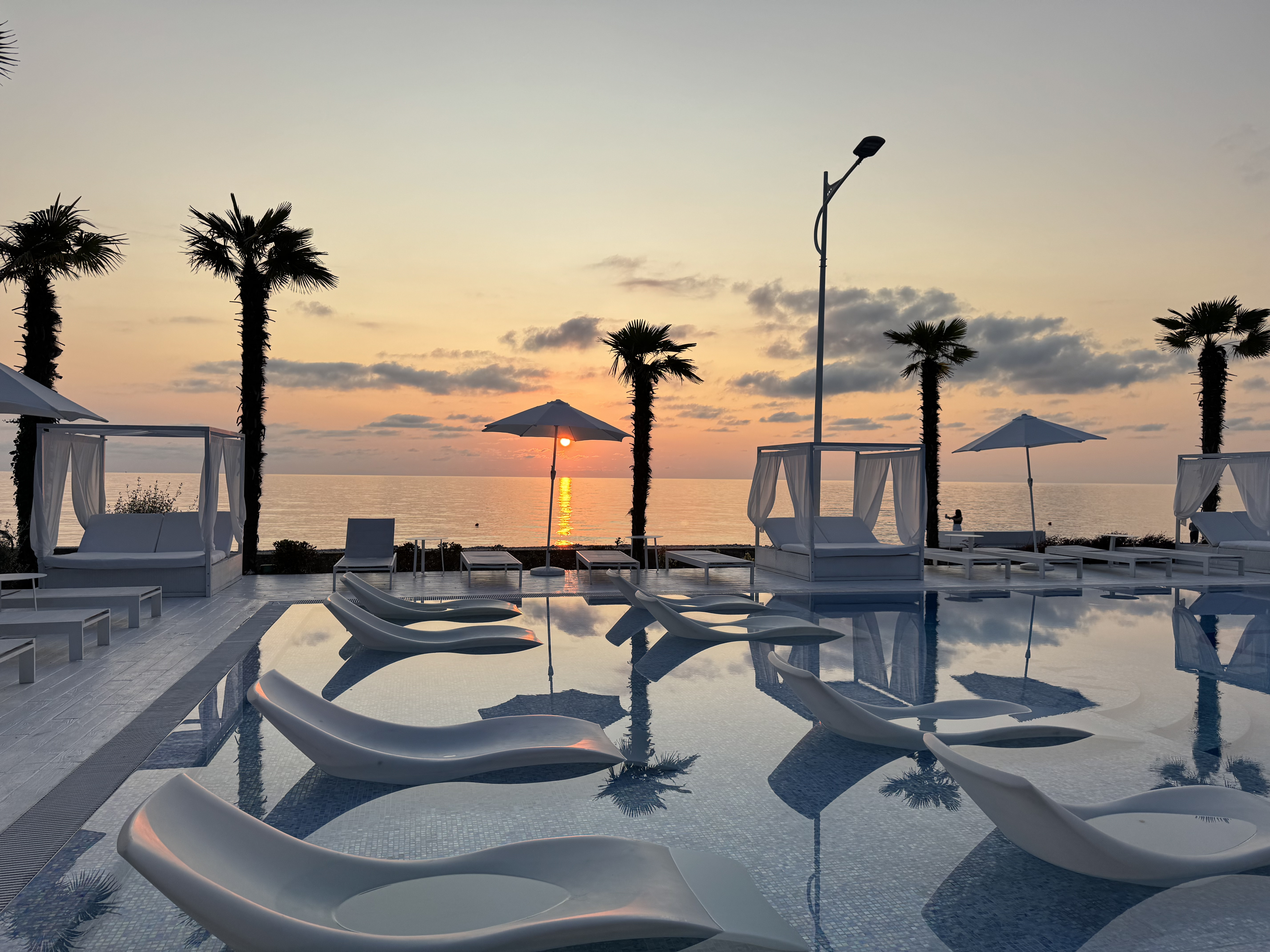 Dreamland Apartments