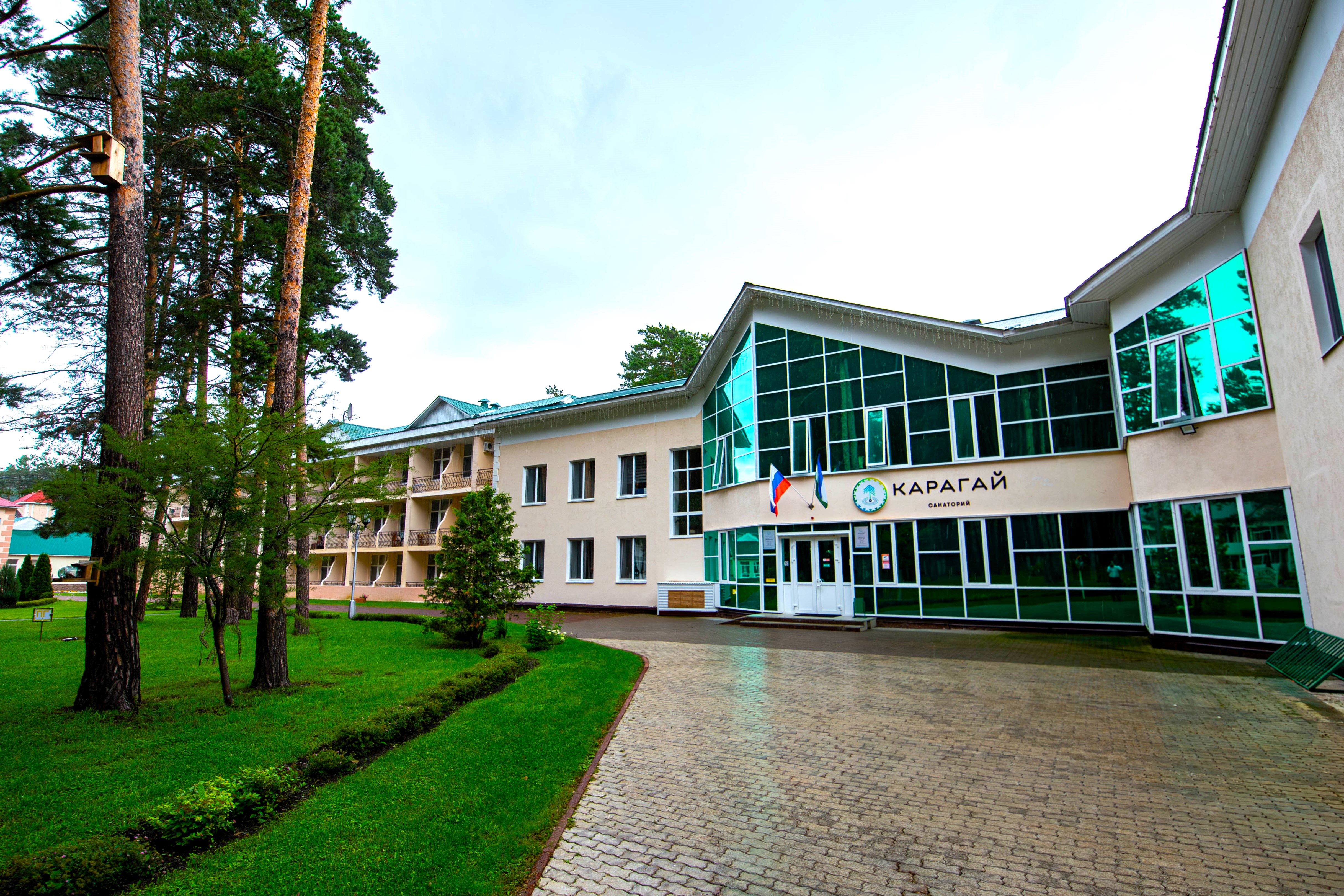 Карагай — Большеустьикинское, село
