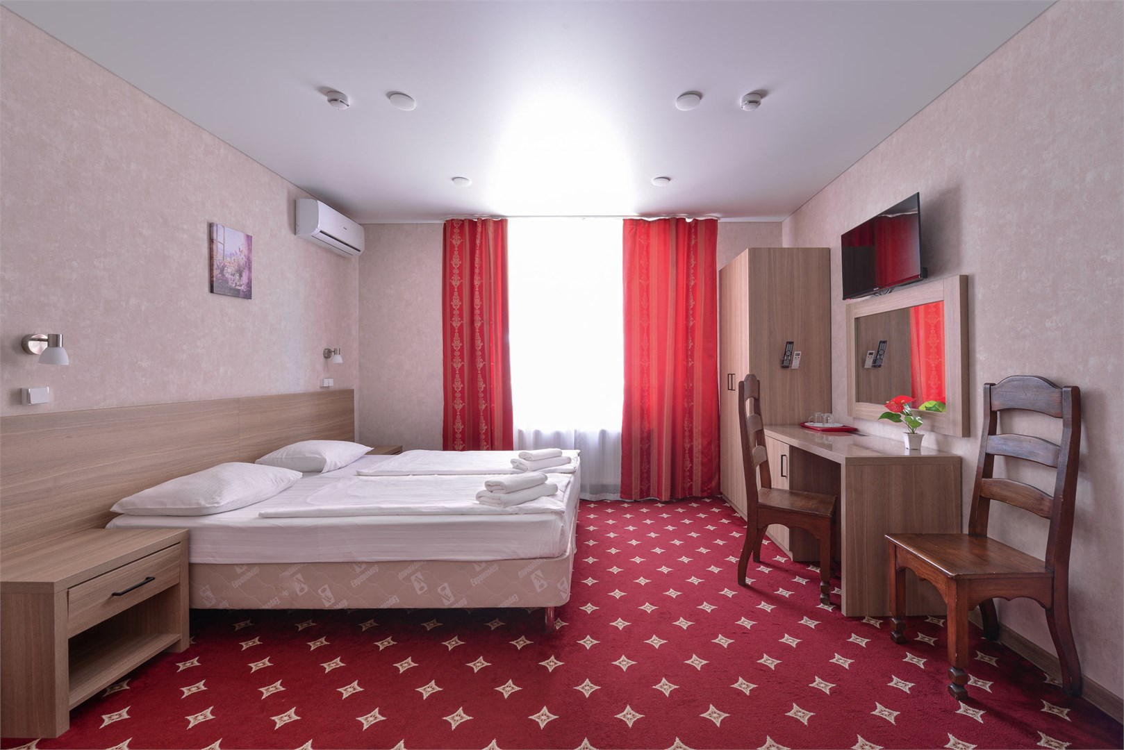 Стандартный 4-местный (с балконом, до 5 гостей)