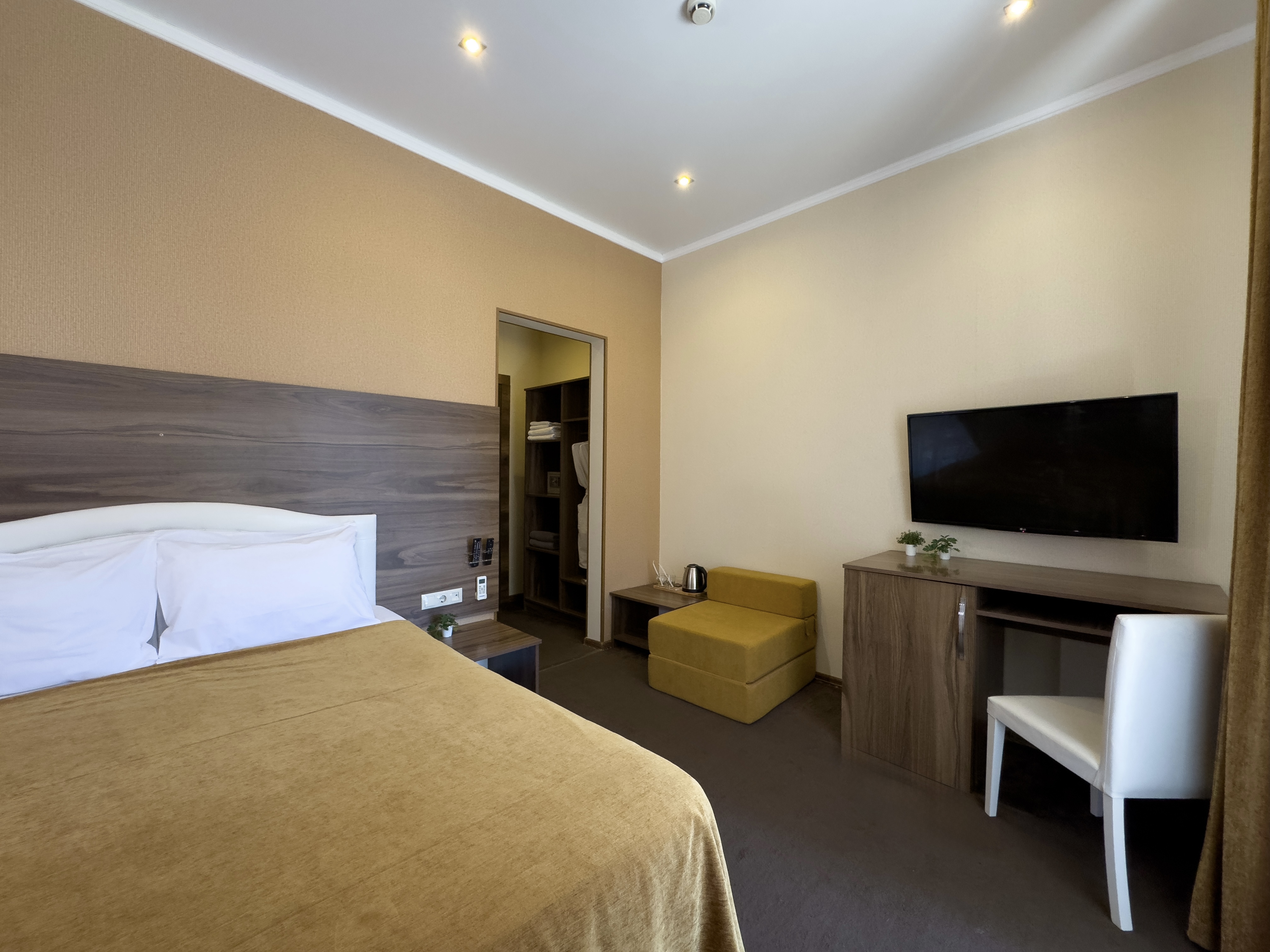 Стандартный 2-местный 1-комнатный (с балконом)