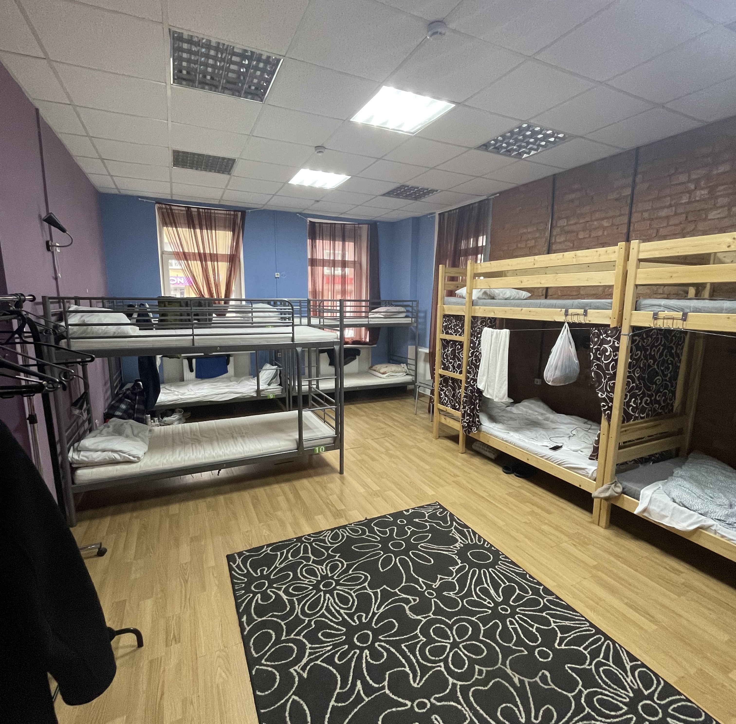 Место в 10-местном мужском (№6)