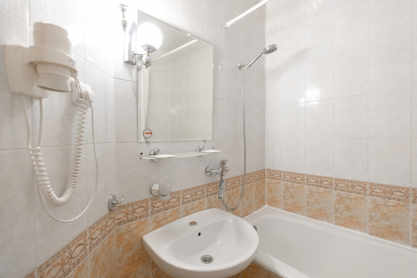 Улучшенный 2-местный 2-комнатный (с балконом)