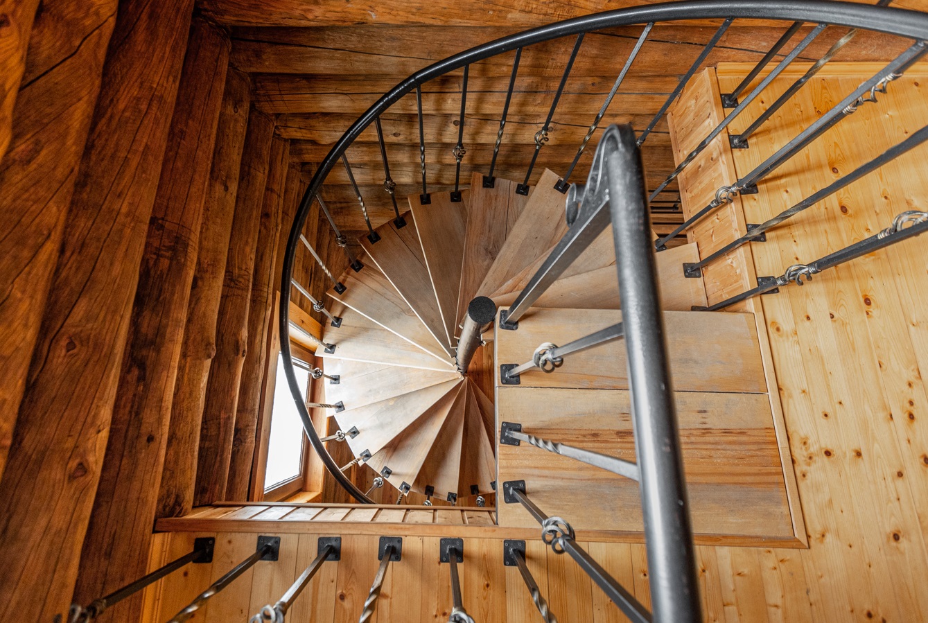 Люкс 4-местный 3-комнатный (2-этажный)