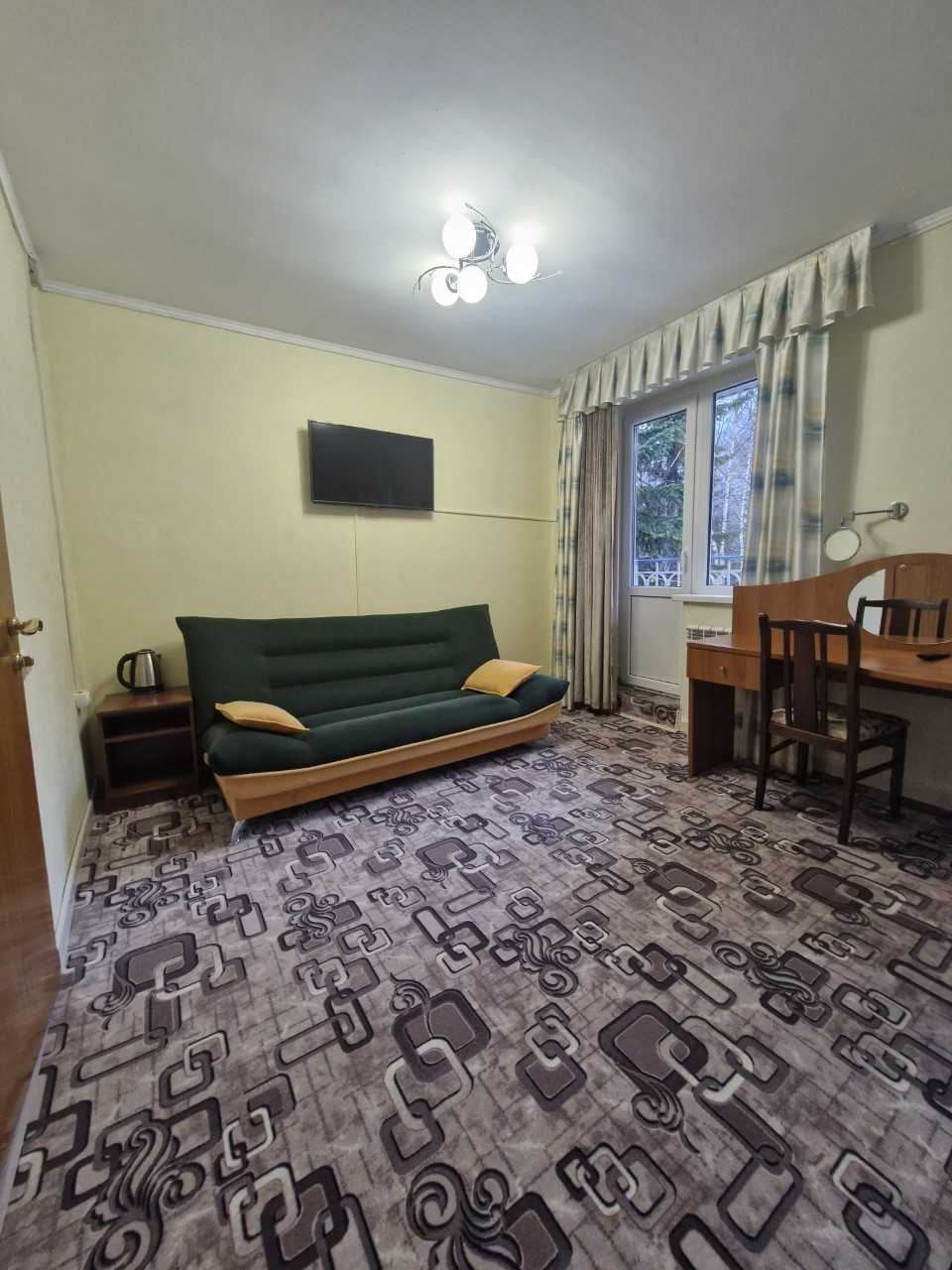 Полулюкс 2-местный 1-комнатный (с балконом)