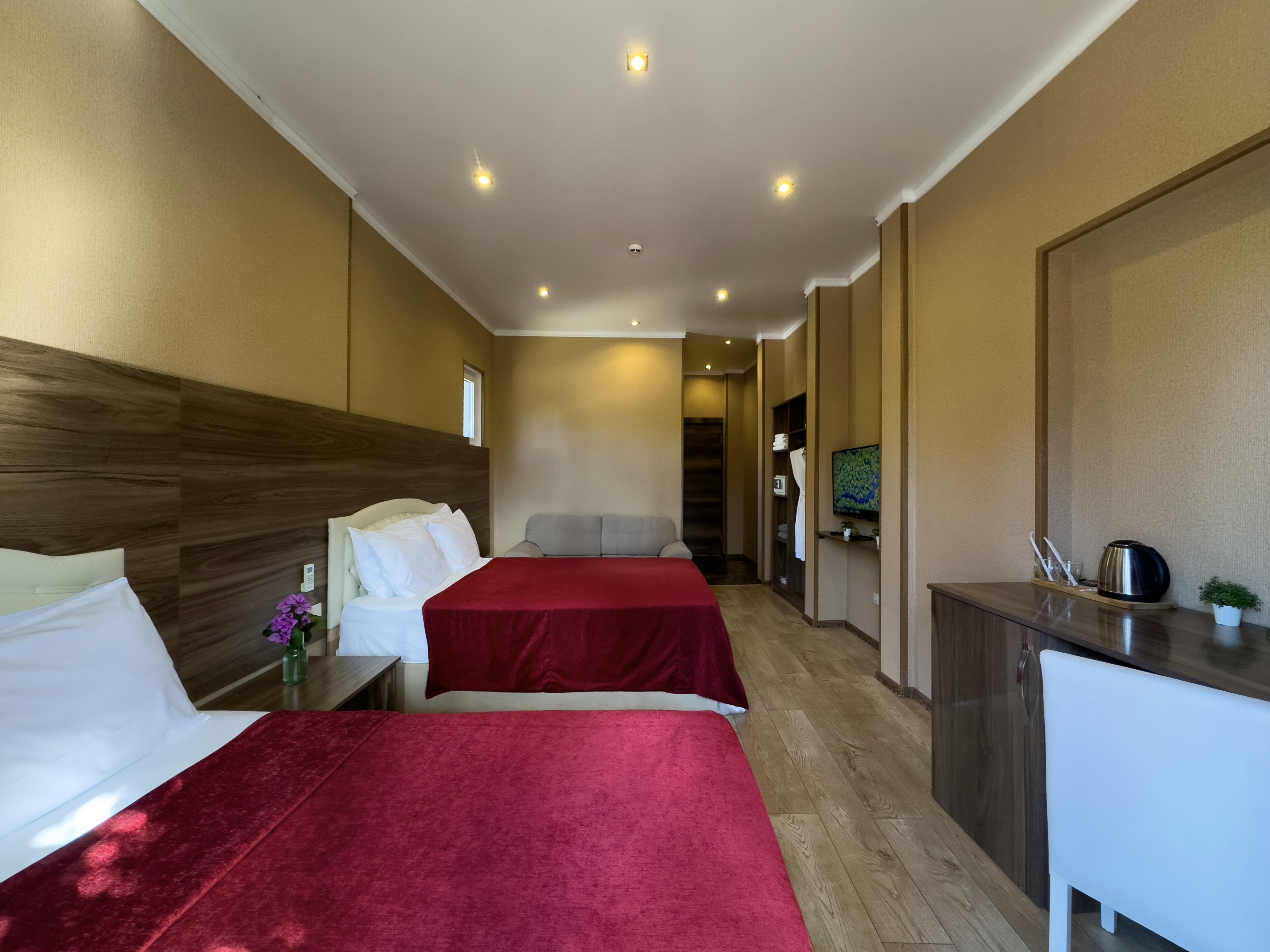 Супериор 3-местный 1-комнатный (с балконом)