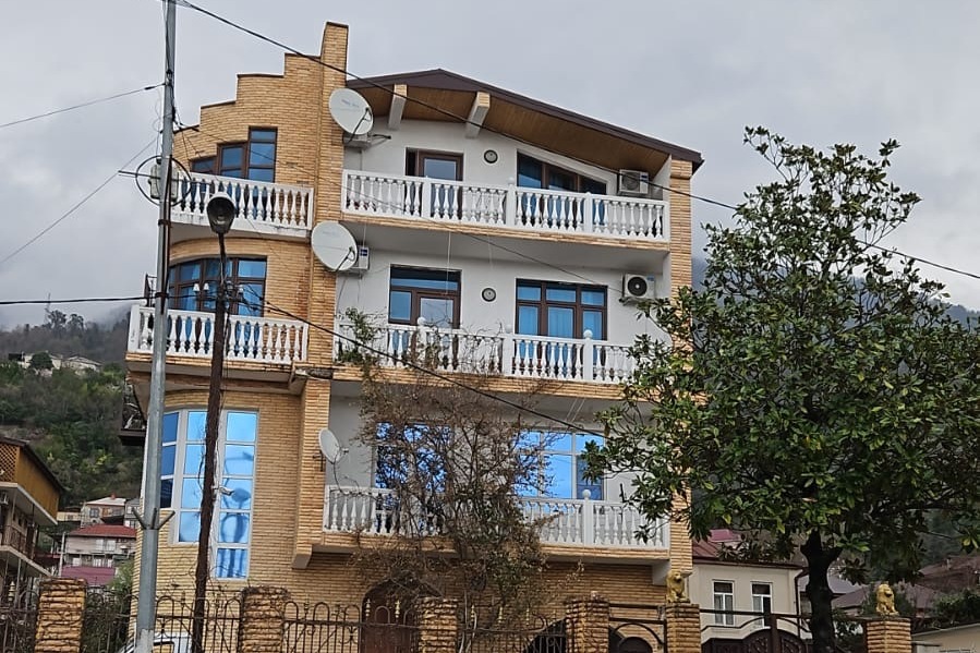Золотая вилла Бугенвиллия