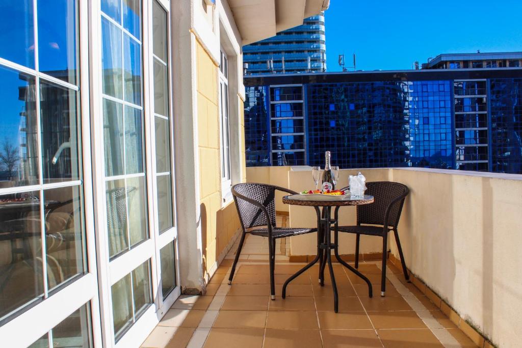 Люкс 3-местный 2-комнатный (вид на море)