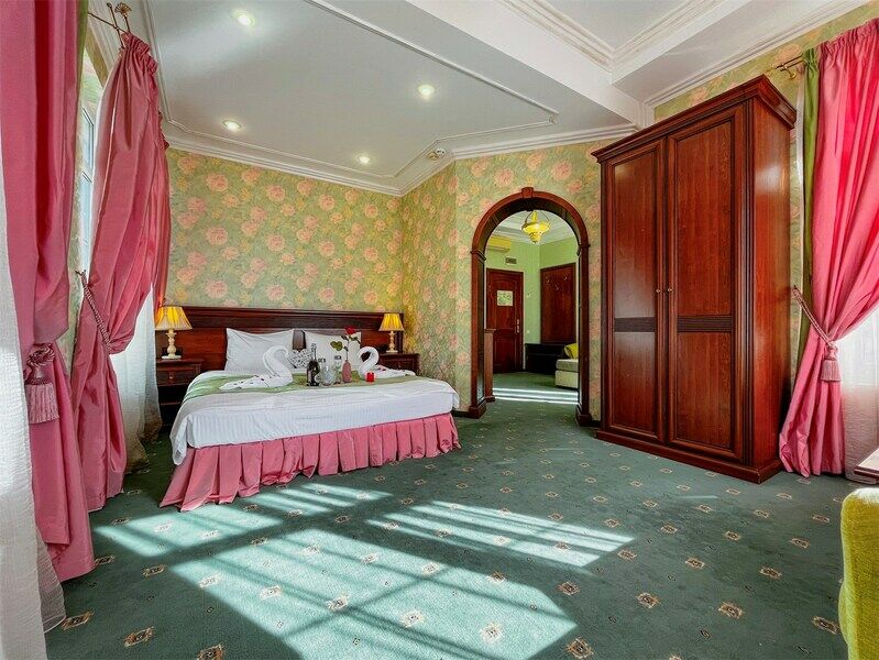 Люкс 3-местный 2-комнатный (вид на море)