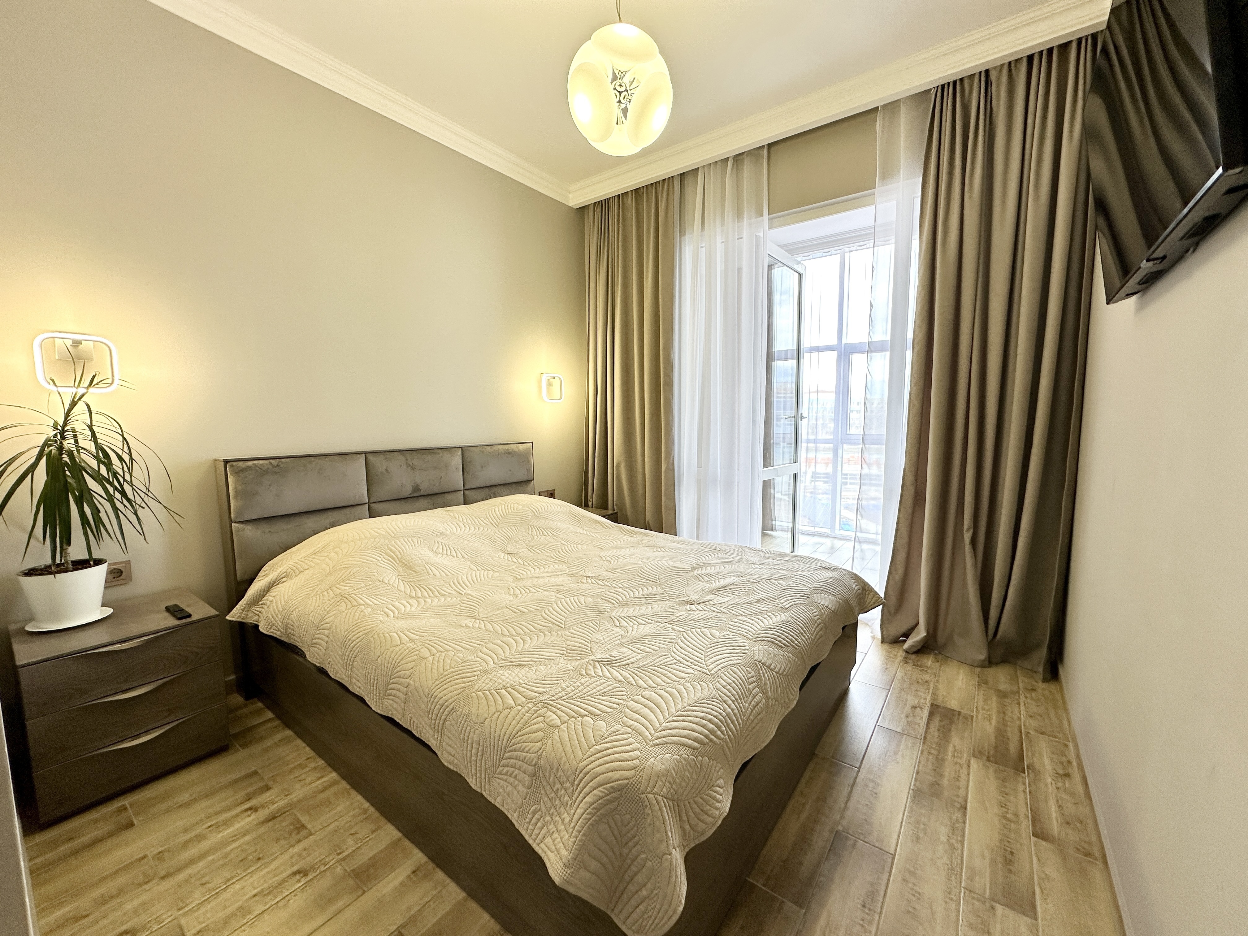 Izi Home Топоркова 4