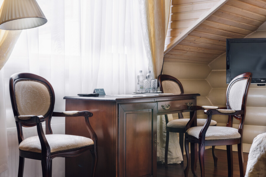 Джуниор Сюит 2-местный 1-комнатный (3*, корпус 1)