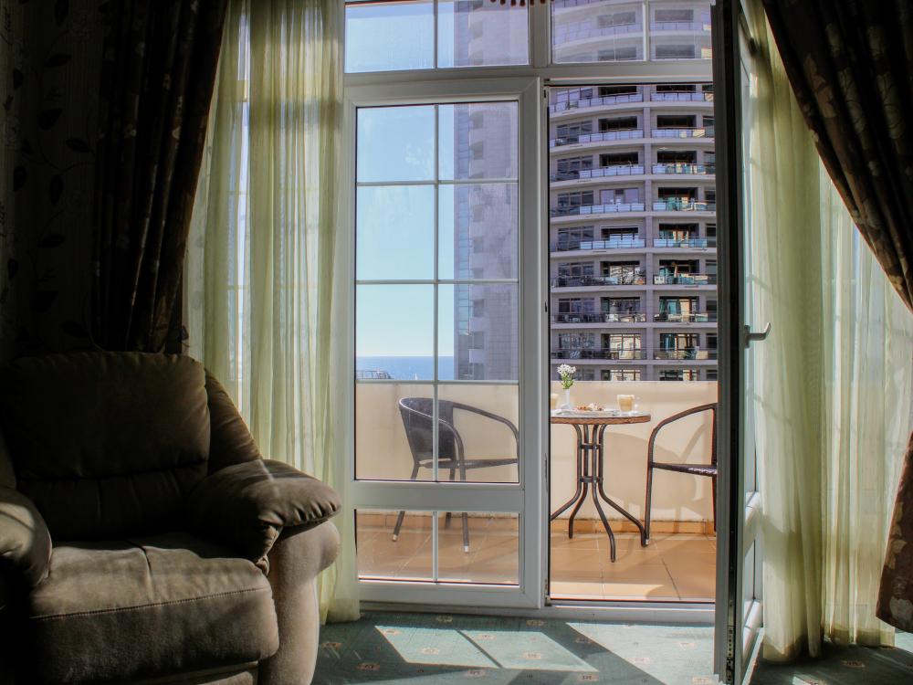 Люкс 3-местный 2-комнатный (вид на море)