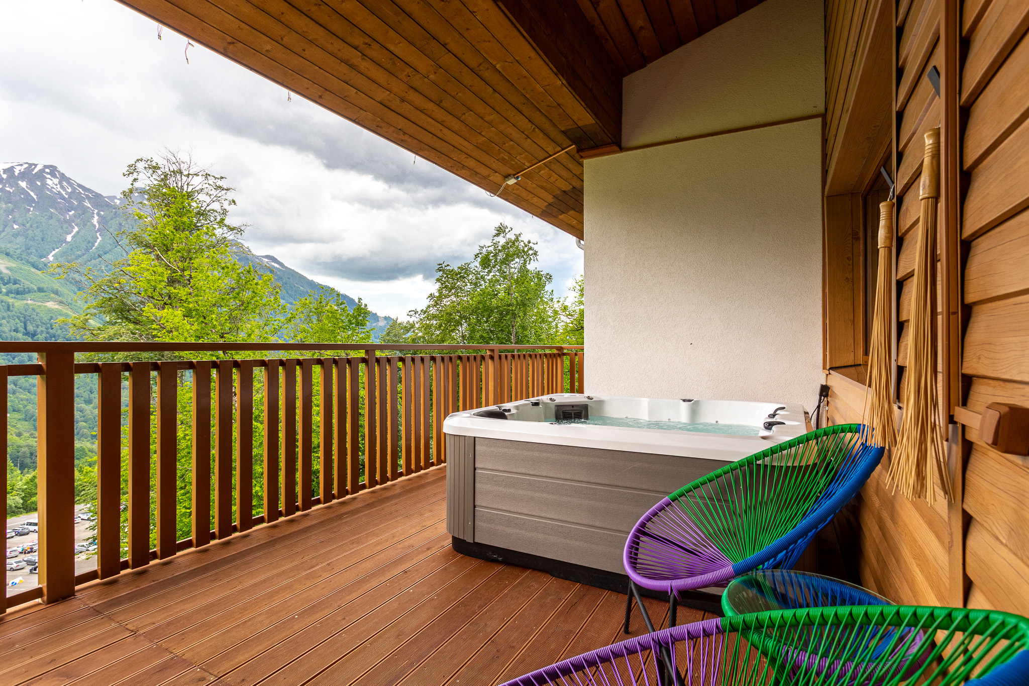 Апартаменты 8-местный 3-комнатный (с джакузи на террасе и видом на горы)