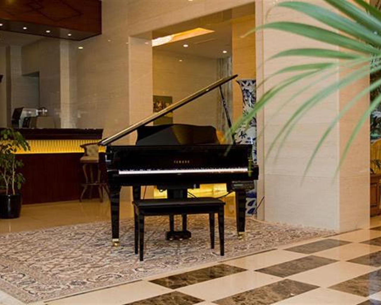 Golden Coast Hotel