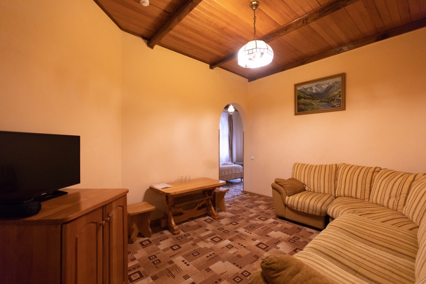 Улучшенный 2-местный 2-комнатный (с балконом)