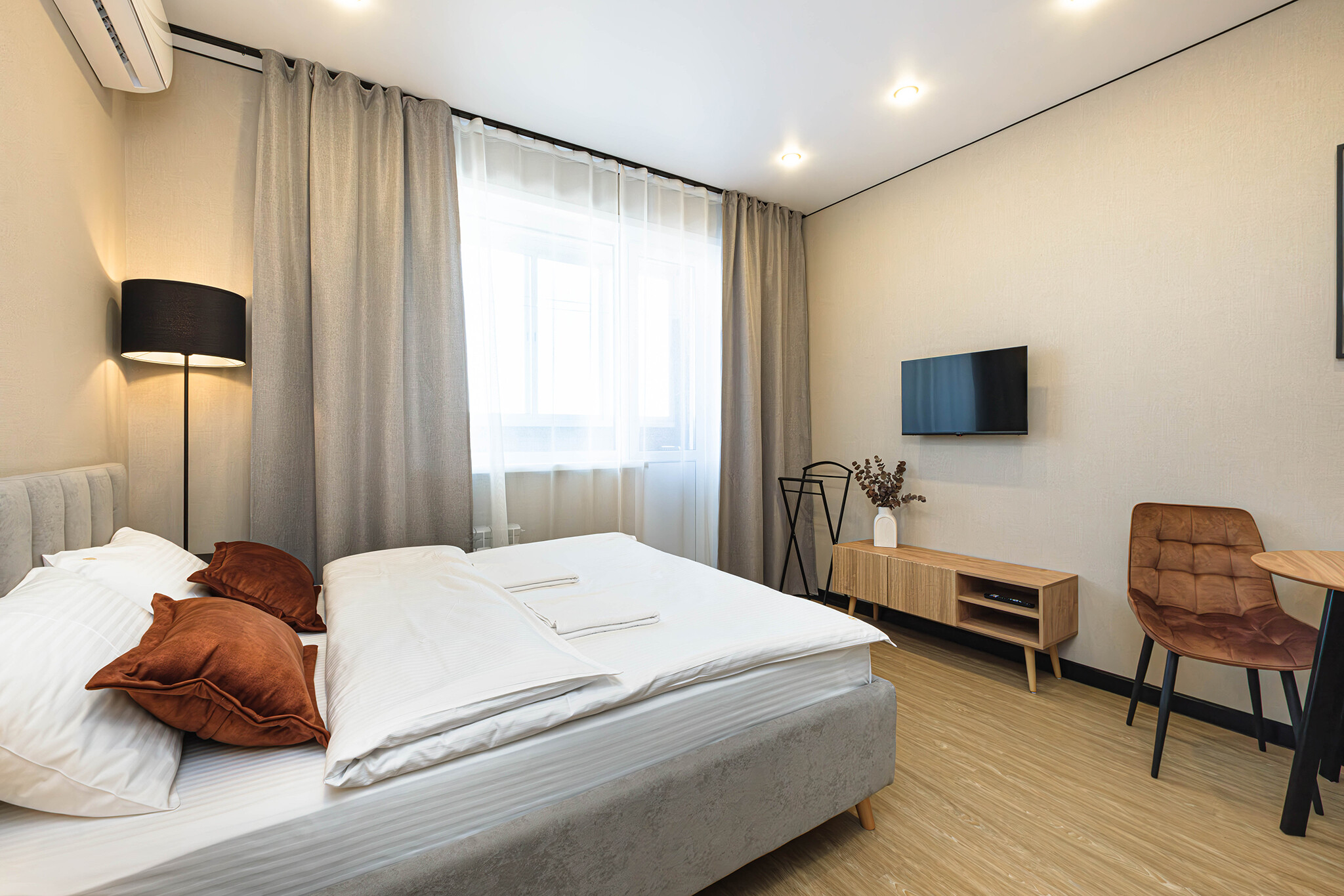 ДОМАНТ Романова, 60
